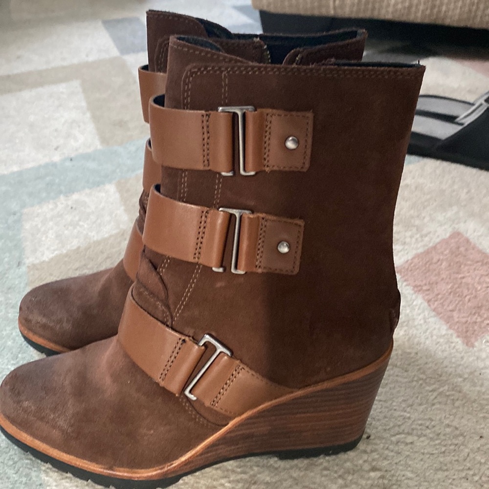 Sorel wedge boots